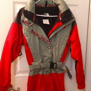 NWOT: Northface Woman's Ski/Snowboard Suit